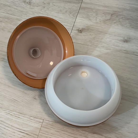 Essential Oil Diffuser - Picture 3 of 7